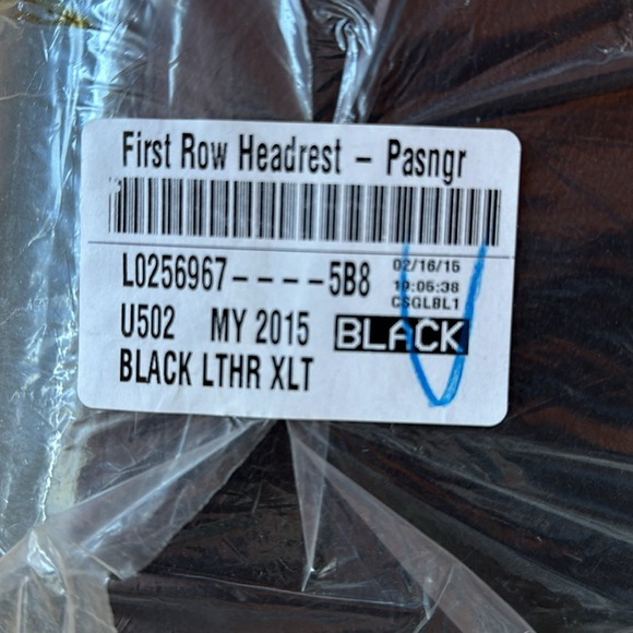 NWT Ford Explorer First Row Headrest - Driver and Passenger Black - Picture 4 of 7